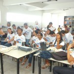 Encerrada primeira semana de atividades do projeto Mídia Jovem  - Eloísa Galdino parabeniza a primeira turma do Mídia Jovem / Foto: César de Oliveira / ASN