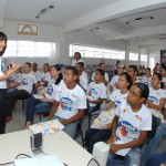 Encerrada primeira semana de atividades do projeto Mídia Jovem  - Eloísa Galdino parabeniza a primeira turma do Mídia Jovem / Foto: César de Oliveira / ASN
