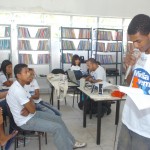 Encerrada primeira semana de atividades do projeto Mídia Jovem  - Eloísa Galdino parabeniza a primeira turma do Mídia Jovem / Foto: César de Oliveira / ASN