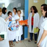 Pacientes e acompanhantes do HUSE são homenageadas pelo Dia da Vovó - Foto: Márcio Garcez/Saúde