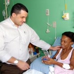 Pacientes e acompanhantes do HUSE são homenageadas pelo Dia da Vovó - Foto: Márcio Garcez/Saúde