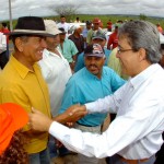 Déda entrega casas e assina ordem de serviço para barragem em Poço Verde - Foto: Marcio Dantas/ASN