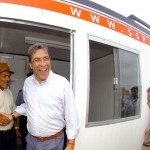 Déda entrega casas e assina ordem de serviço para barragem em Poço Verde - Foto: Marcio Dantas/ASN