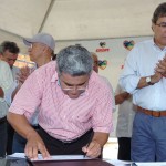 Déda entrega casas e assina ordem de serviço para barragem em Poço Verde - Foto: Marcio Dantas/ASN