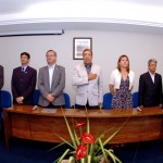 Déda defende investimentos em Ciência e Tecnologia no aniversário do ITPS - Diretor do ITPS mostra o funcionamento do cromatógrafo de íons ao governador / Foto: Márcio Dantas/ASN