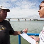 Pesquisa identifica perfil do turista na alta estação - O engenheiro matogrossense Jorge da Costa é entrevistado / Foto: Alejandro Zambrana/Sedetec