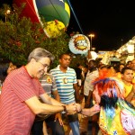 Déda participa da primeira noite do PréCaju Verão 2010 - Governador cumprimenta foliões do Bloco da Prevenção / Foto: Márcio Dantas/ASN