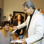 Governador prestigia lançamento de livro da autora Carmelita Fontes  - O governador Marcelo Déda e a escritora Carmelita Fontes / Foto: Márcio Dantas / ASN