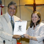 Déda visita MPE e entrega escritura do terreno que vai abrigar nova sede do órgão - Governador Marcelo Déda e a procuradorageral de Justiça