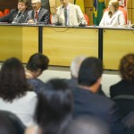 Déda visita MPE e entrega escritura do terreno que vai abrigar nova sede do órgão - Governador Marcelo Déda e a procuradorageral de Justiça