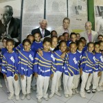 Marcelo Déda prestigia exposição em homenagem a Celso de Carvalho -