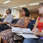 Técnicos trabalham na adequação do plano estadual de contingência da dengue - Fotos: Márcio Garcez