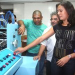Segrase promove ato de entrega dos equipamentos gráficos que foram reformados - Funcionários da Segrase participaram do ato de entrega das máquinas / Fotos: Ascom/Segrase