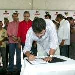 Governador autoriza construção da estrada entre 2 povoados em Poço Redondo -