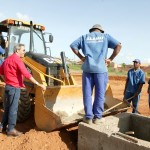 Déda visita obras da rodovia que ligará os municípios de Carira e Glória -