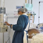 SE conta com médicos especializados à frente da gestão da Saúde - Cuidados com pacientes críticos no Huse / Fotos: Márcio Garcez/SES