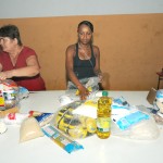 Inclusão leva assistência do Estado às cidades atingidas pelas chuvas - Alimentos embalados / Fotos: Edinah Mary/Seides