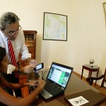 Governador recebe no PMOC a seguidora número 1.000 de seu Twitter -