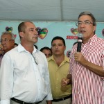 Déda autoriza implantação de rodovias entre Tomar do Geru e Itabaianinha  - Governador Marcelo Déda assina ordem de serviço em Itabaianinha / Fotos: Marcos Rodrigues/ASN