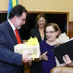 Déda prestigia entrega de título de cidadão sergipano a Patrus Ananias -