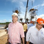 Governador Marcelo Déda visita obras da ponte sobre o rio Piauí - Fotos: Márcio Dantas/ASN