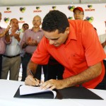 Déda assina ordem de serviço para pavimentação de ruas em Cristinápolis -