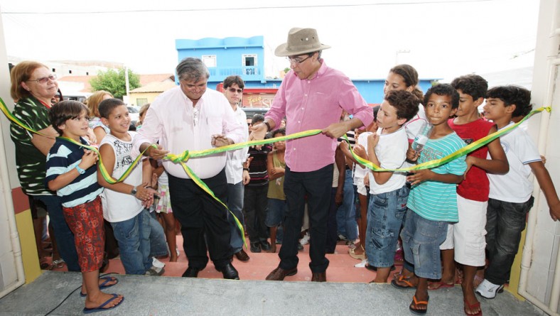 Governador entrega Mercado Municipal Manoel Correia Neto