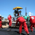 Calçadas e ciclovias estão sendo concretadas na rodovia João Bebe Água -