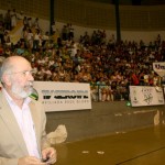Estudantes festejam abertura da seletiva dos Jogos da Primavera - A aluna Daiane Leite