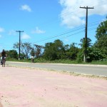 Calçadas e ciclovias estão sendo concretadas na rodovia João Bebe Água -