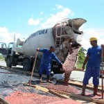 Calçadas e ciclovias estão sendo concretadas na rodovia João Bebe Água -