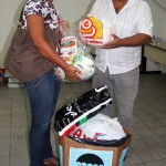 Donativos arrecadados para desabrigados são entregues pela Segrase - Os donativos foram entregues por Natália que representou a Segrase / Foto: Ascom/Segrase