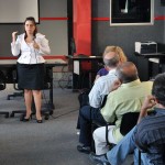 Secretária de Saúde reúne empreiteiros para agilizar obras de hospitais -