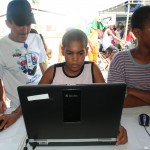 Moradores do Santa Maria visitam lan house do Governo - O estudante Márcio Augusto / Fotos: Ascom/Emgetis