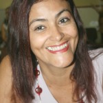 Governo entrega às escolas e aos polos do PréUniversitário 4 mil livros para uso no vestibular - Mônica Rodrigues Silva