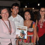 'Sergipe: Cultura e diversidade' é lançado em São Cristóvão - O ministro Juca Ferreira e o governador Marcelo Déda com o livro 'Sergipe: Cultura e diversidade' / Fotos: Eduardo Almeida/Seplan