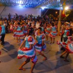 Arraiá do Povo atrai milhares de pessoas  - A dona de casa Ana Maria Pascoal e a filha Érica Pascoal / Foto: Wellington Barreto