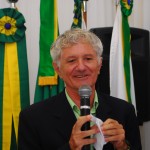 Editora Diário Oficial lança revista da ASL durante aniversário da Academia - O professor José Sebastião dos Santos foi homenageado com a placa honorífica Maria Thétis Nunes