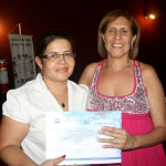 Educação entrega certificado a alunos do curso de Massagem Sueca - Luzia do Nascimento