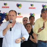 Déda presenteou Eduardo com a caneta oficial do Governo