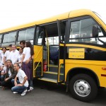 Lula e Déda entregam novos ônibus escolares - O governador e o presidente com alunos da rede pública estadual