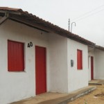 Famílias de baixa renda de Estância já residem em casas próprias -   A dona de casa Edvânia Santos está entre os contemplados com uma casa de alvenaria construída pelo Governo de Sergipe / Fotos: Edinah Mary/Seides