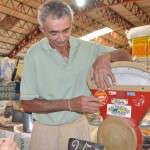 Agentes de endemias vão às ruas mobilizar população contra dengue - Fotos: Márcio Garcez/SES