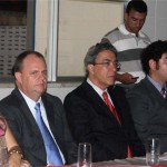 Formandos e familiares comemoram conclusão de curso profissionalizante -