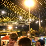 São João de Sergipe empolga estrangeiros - Estrangeiros arriscam alguns passos de forró / Foto: Marco Vieira