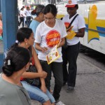 Saúde faz panfletagem contra dengue nos terminais de ônibus de Aracaju - Fotos: Márcio Garcez/SES