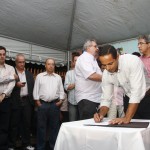 Déda assina ordens de serviço no município de Simão Dias - Dênisson Déda