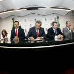 Déda assina nomeação de Ulices Andrade como conselheiro do TCE - Fotos: Marcos Rodrigues/ASN