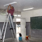 como a construção de três salas de aula