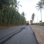 DER pavimenta rodovia de acesso ao povoado Jenipapo